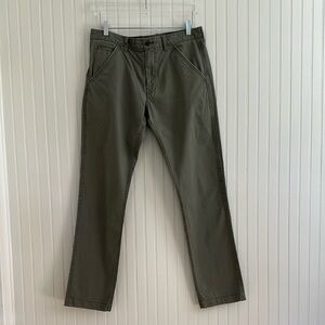 Men’s Gap 1969 Slim Khaki Pants